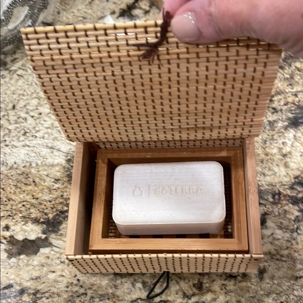 doTERRA Natural Woven Box - Picture 10 of 10